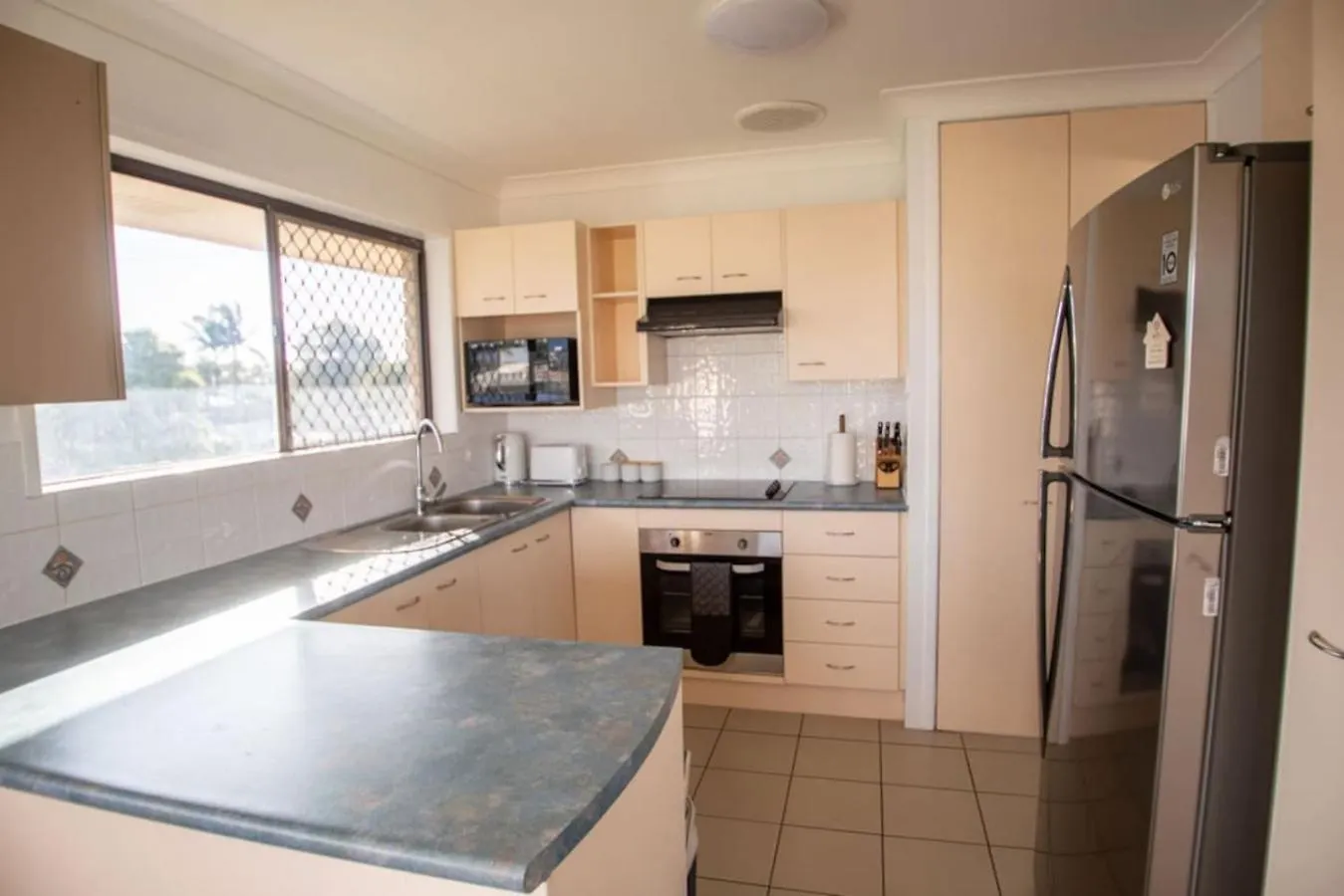 Feriehus Marina Views - Waterfront And Sleeps 8 People Villa Buddina
